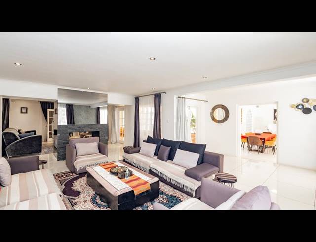 10 BEDROOM PROPERTY TO RENT IN CONSTANTIA